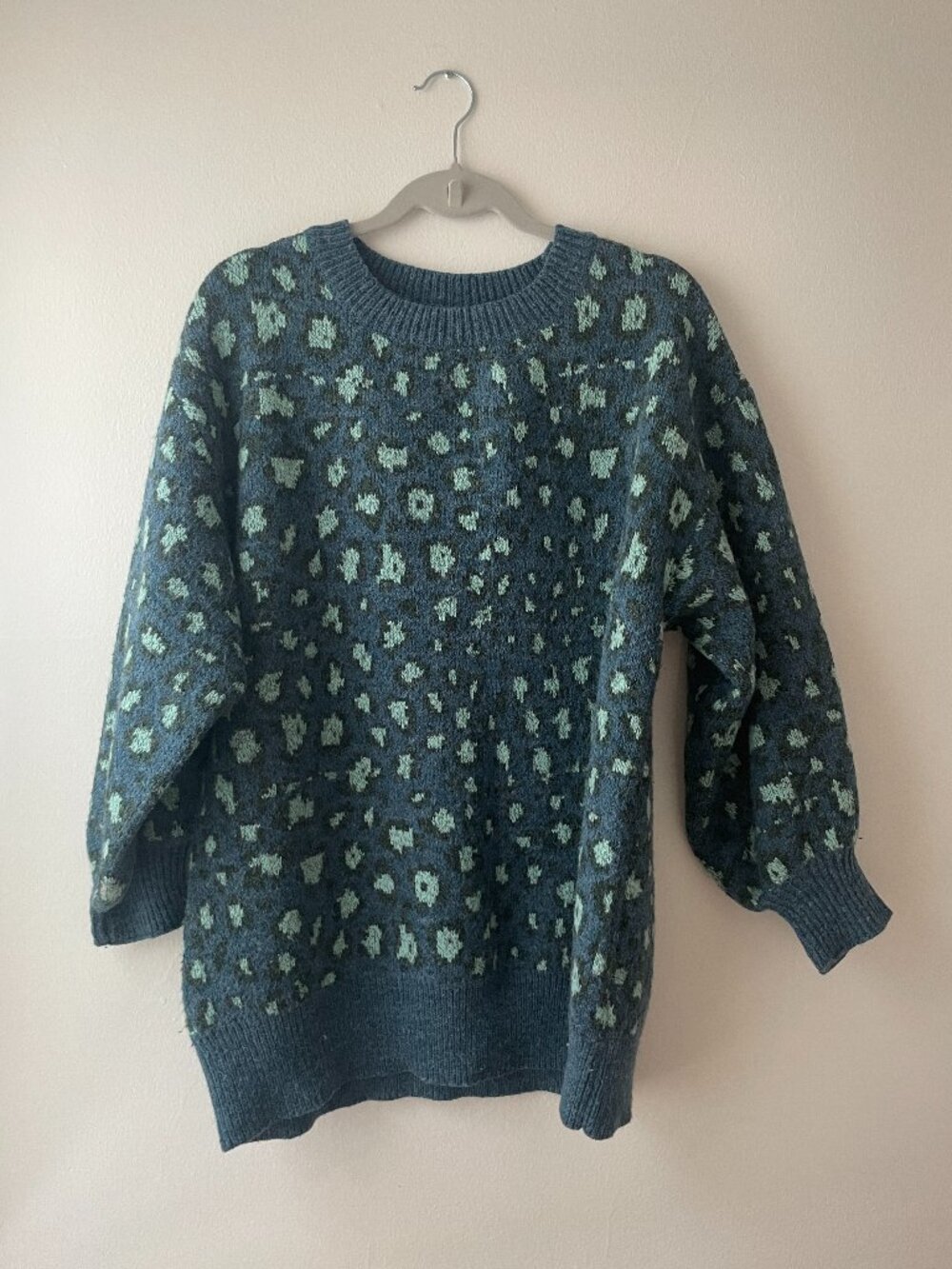 FARM Rio Oversized Animal Print Sweater Women's M
